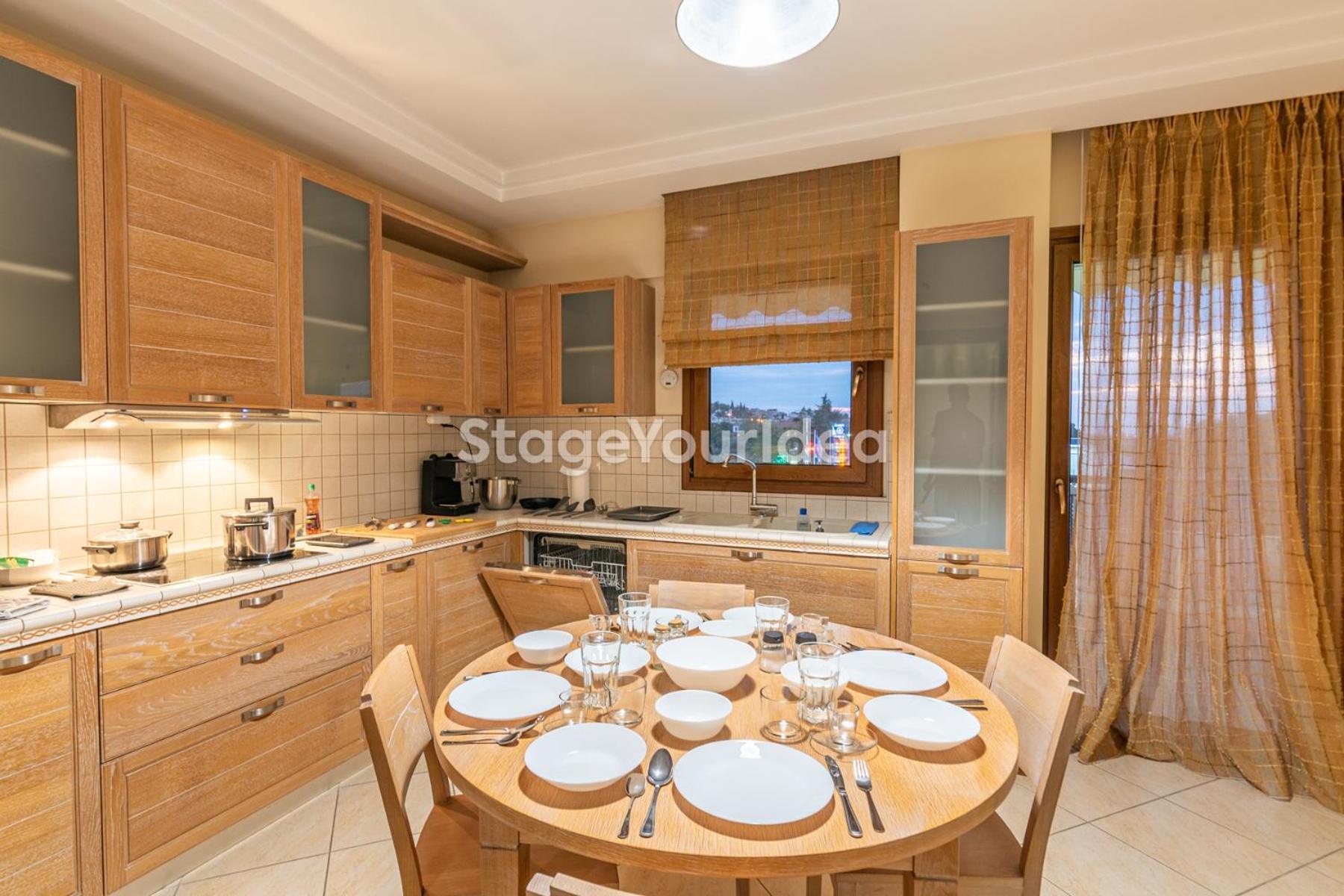 Luxury Appartment, Only 7 Minutes From Thessaloniki Airport And 15 Minutes From City Center ,For 8-23 People Also For Gatherings And Parties Neon Rysion Buitenkant foto